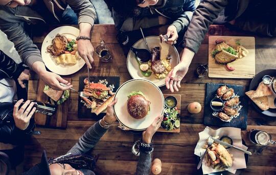 personnes à manger