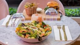 Brunch de salada de abacate
