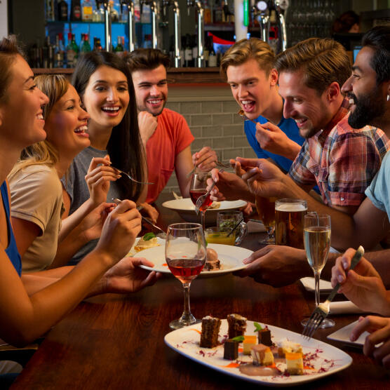 Estrategias De Venta Para Tu Restaurante Atender A Grupos