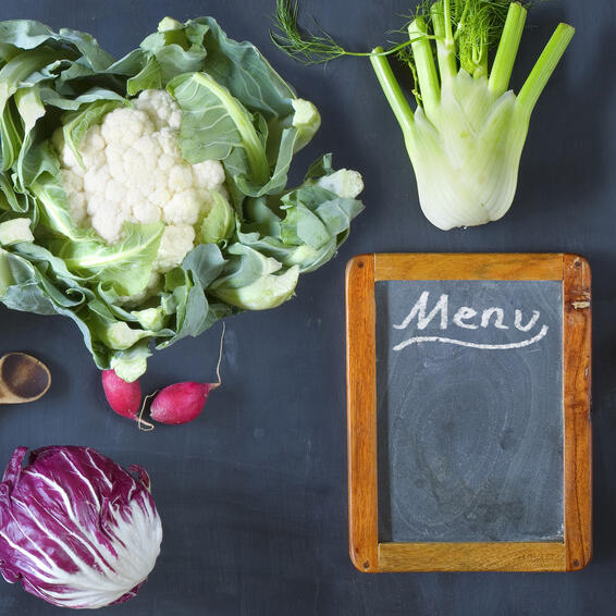 ElTenedor - imagen de vegetales y tabla de menú diario